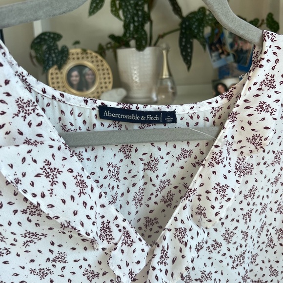 NWT Abercrombie Floral Long Sleeve Ruffle Top - Picture 3 of 5